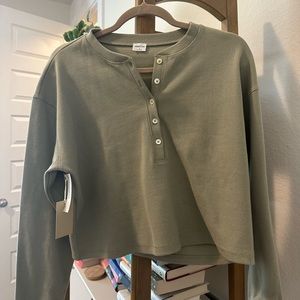 NWT- Aritzia Mavis T-Shirt
